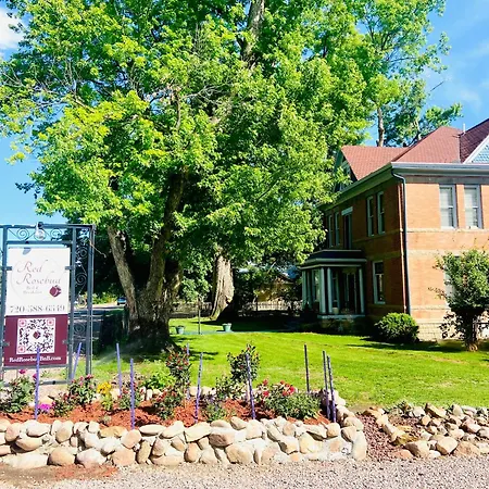 Red Rosebud Bed & Breakfast-2